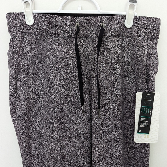 Lululemon On The Fly Pant - Picture 4 of 8